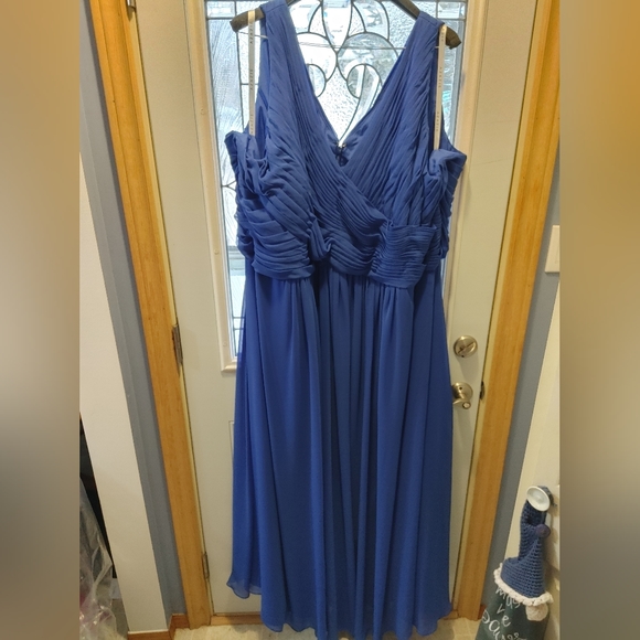 Azazie Bridesmaid Dress 32/34W - Picture 2 of 4